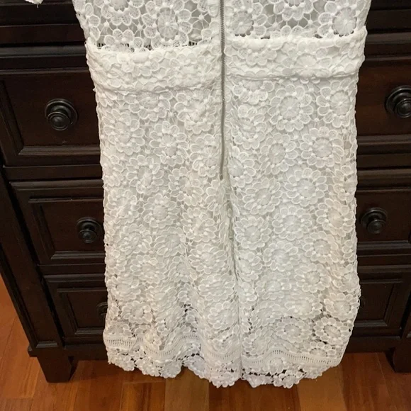white lace Crocheted dress size 6 - Picture 7 of 11
